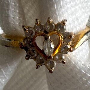 Gold-Tone Heart Halo Promise Ring with Rhinestones – Size 6.5